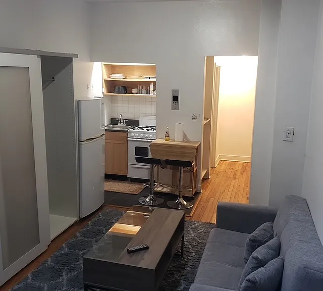 311 W 29th St #2C — Photo 3