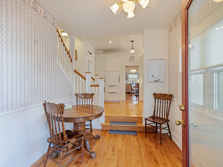 632 Bross St — Photo 18