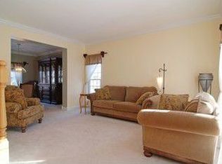 805 Fairfield Way, North Aurora, IL 60542