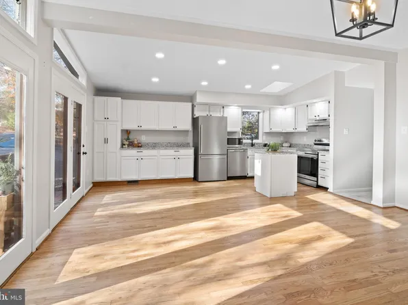 12630 Corral Dr, Lusby, MD 20657