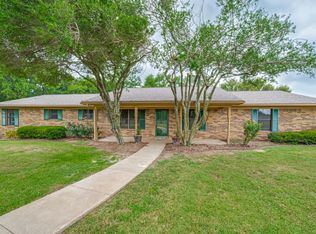 8207 Massey Rd, Pilot Point, TX 76258