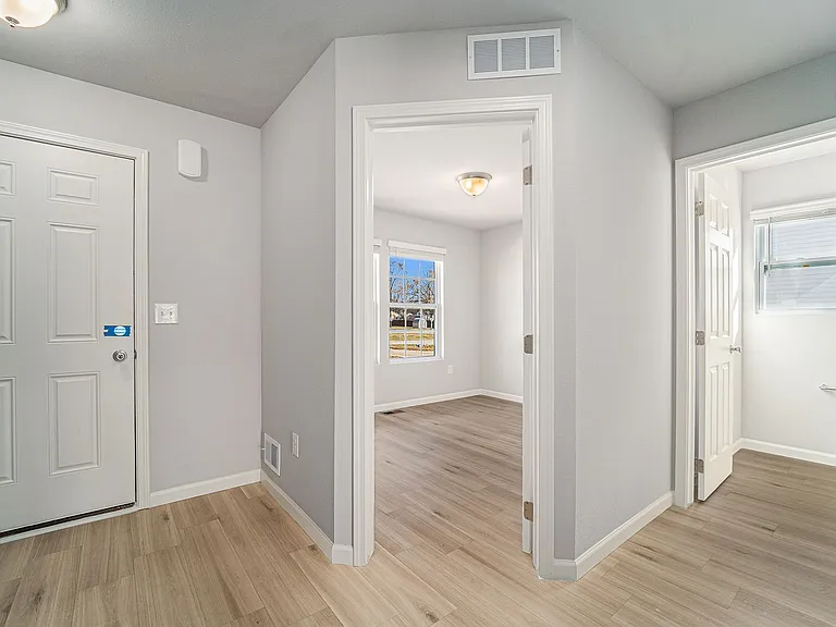 2385 Richardson Ct — Photo 5
