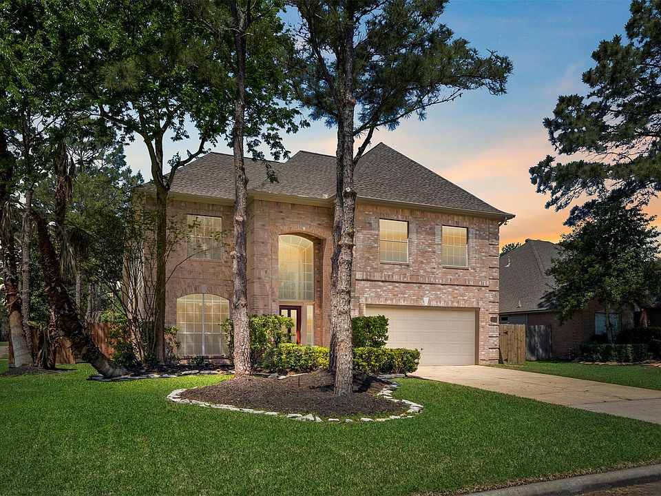 1st image of 210 Glenridge Frst