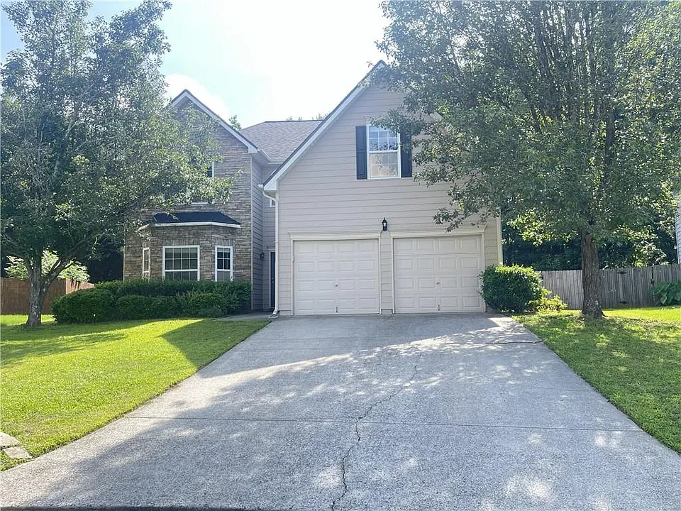 385 Blackwood Ln