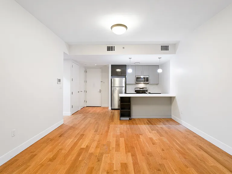 2727 Henry Hudson Pkwy W #303 — Photo 11