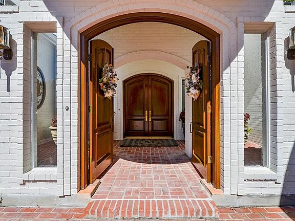 4th image of 15758 Walkwood Dr