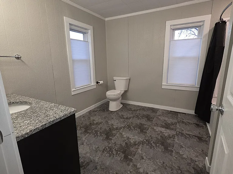 410 W Main St — Photo 18