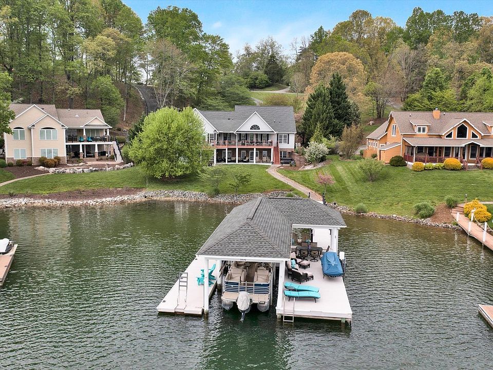 1st image of 3820 Bluewater Dr