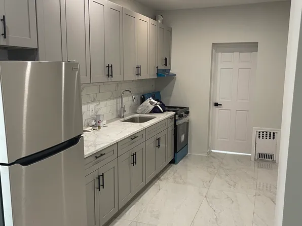 2445 E 1st St, Brooklyn, NY 11223
