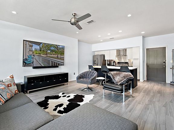 5th image of 1600 Barton Springs Rd Unit 5110