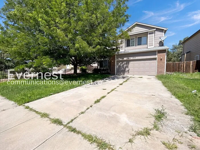 4 bed, 2.5 bath, 2164 sqft, $2,350 — Photo 2