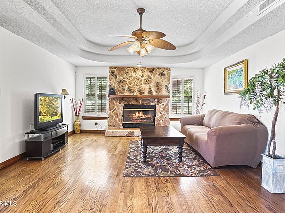 4th image of 537 Moondale Dr