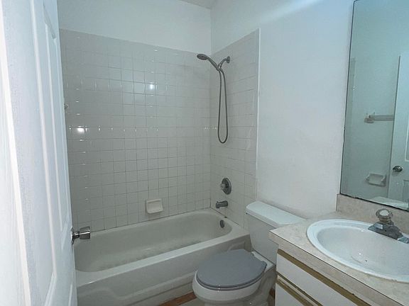 4th image of 7206 Edgewater Shores Ct