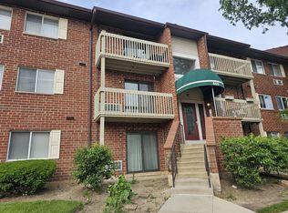 800 N Lakeside Dr APT 2D, Vernon Hills, IL