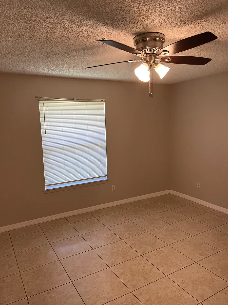 Building Photo - 164 Reserve 200 Cir #200