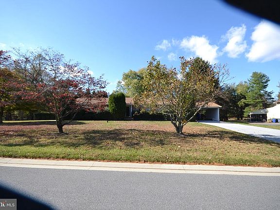 2nd image of 118 Sunnyking Dr
