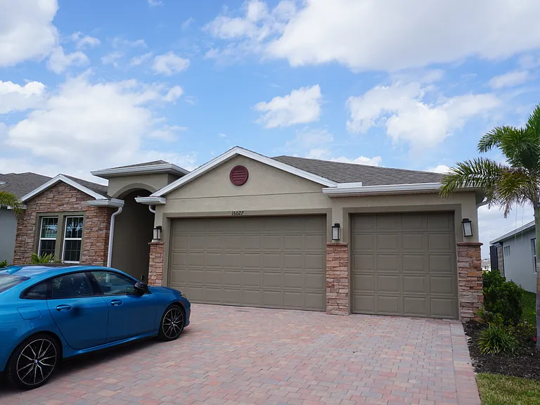 16027 Crofton Springs Way — Photo 2