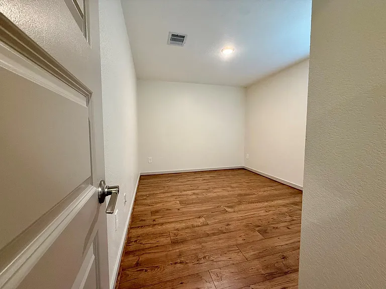 28930 Yukon River Ct — Photo 12