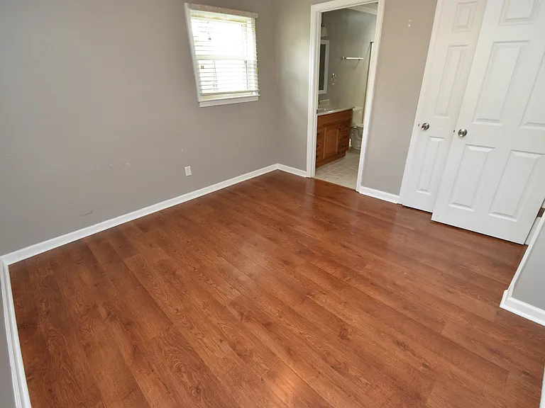 504 S Kings Point Rd — Photo 11