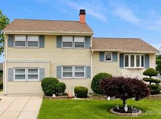 13 Ginda Ave, Carteret, NJ 07008