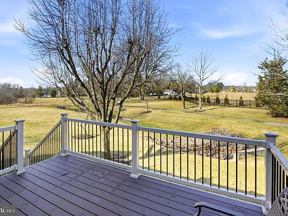 5th image of 740 S Settlers Cir
