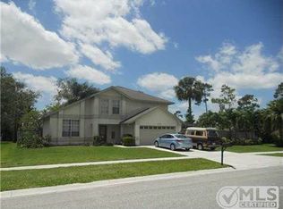 105 Spanish Pine Ter, Royal Palm Beach, FL 33411