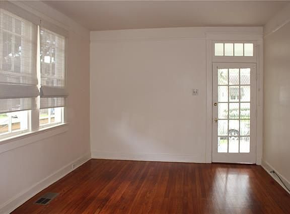 4th image of 2106 Audubon St