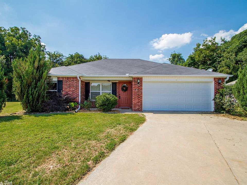1st image of 400 Saunders Dr