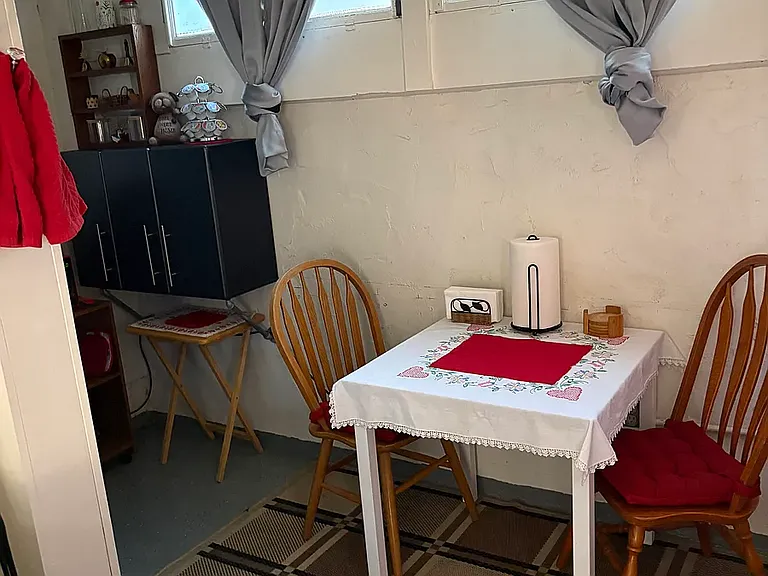 321 Las Palmas Ave #B — Photo 8