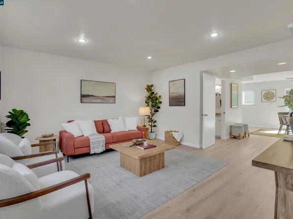 4344 Saint Charles Pl, Concord, CA 94521