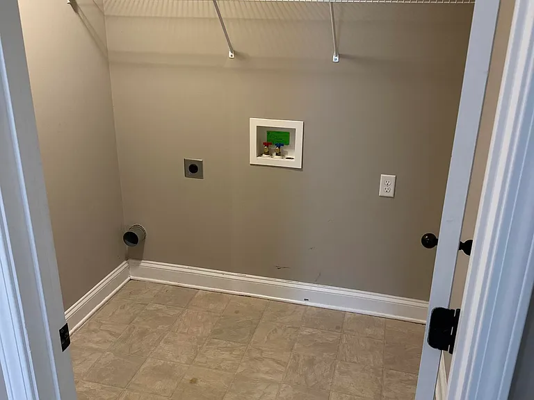 126 High Pointe Dr — Photo 16