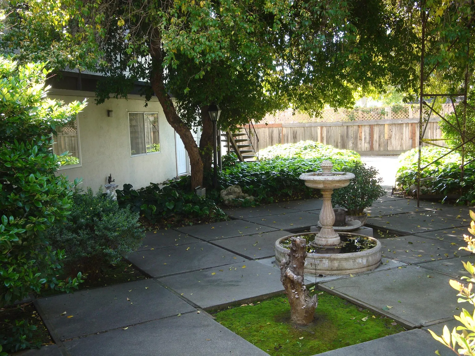 2 bed, 850 sqft, $1,890 — Photo 2