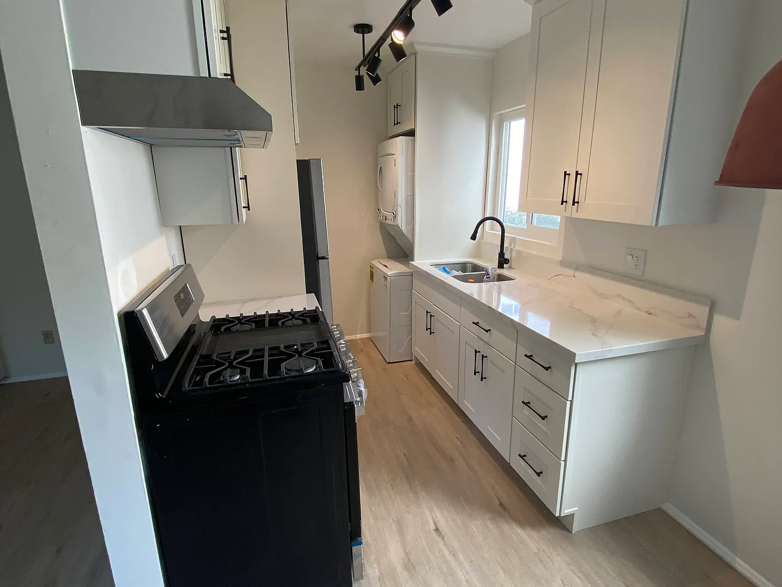 1 bed, 725 sqft, $1,795 — Photo 4