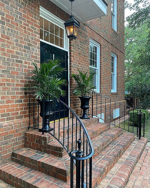1st image of 1001 Coopers Ct