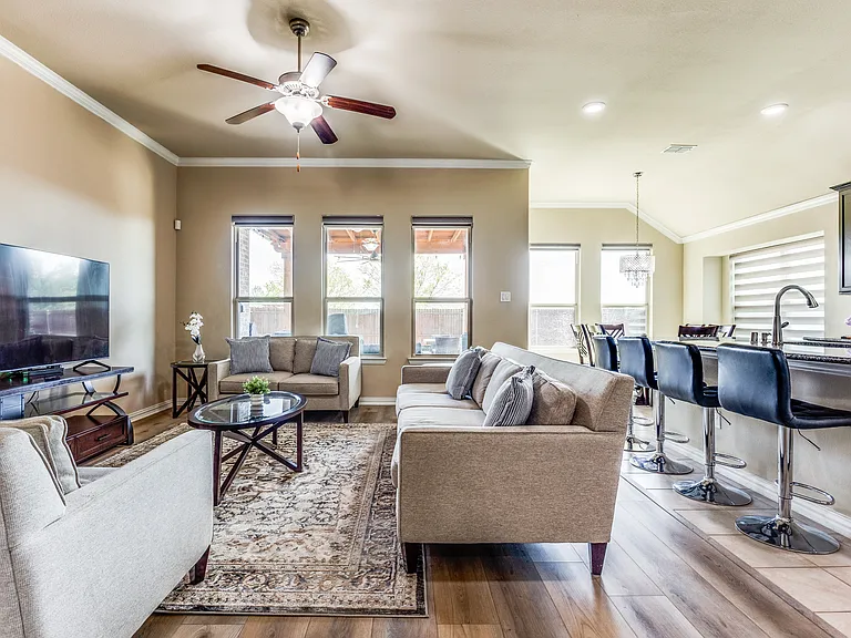 307 Eden Dr — Photo 13