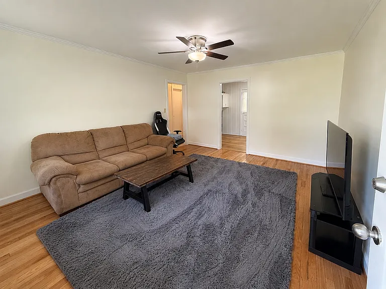 116 Buena Vista Ave #B — Photo 2