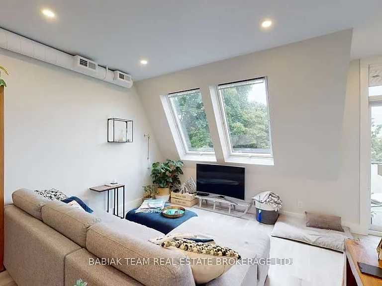 57 Vine Ave #301 — Photo 15