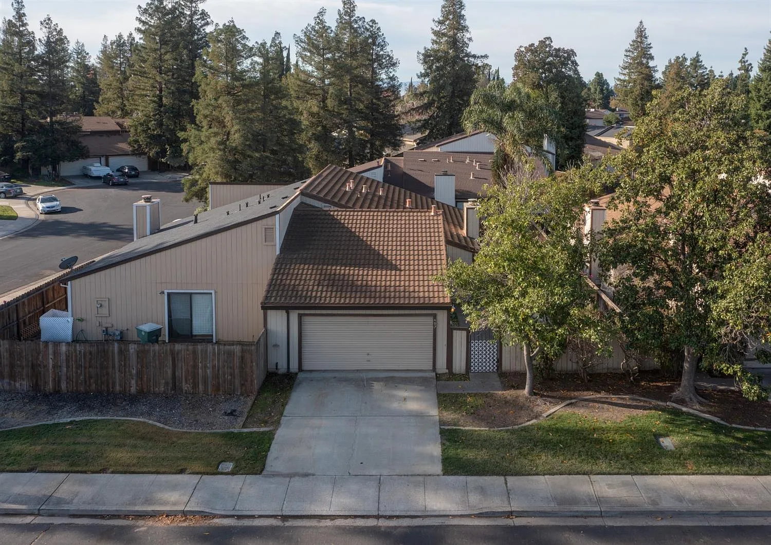 407 Cherry Ln photo 1