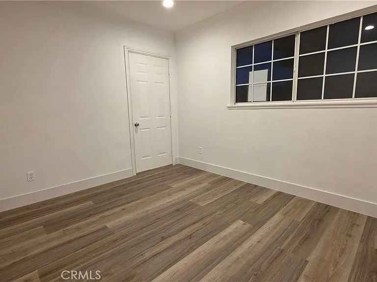 18224 Chatsworth St — Photo 36