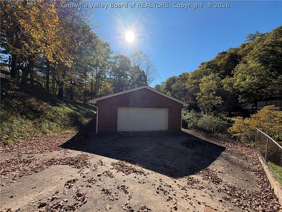 19th image of 1158 Amma Rd