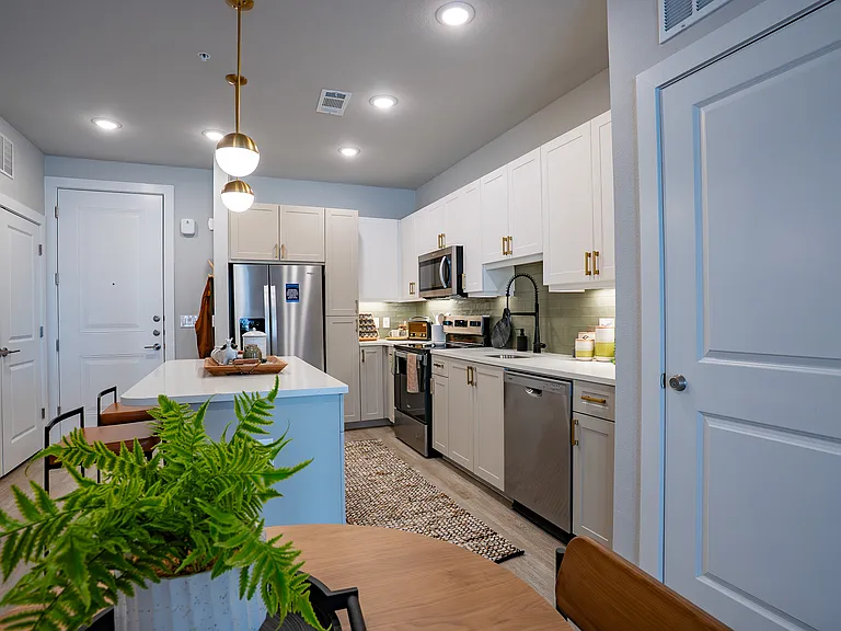 Cullen Ln — Photo 2