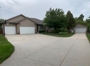 6100 Luann Ln, Lincoln, NE 68516