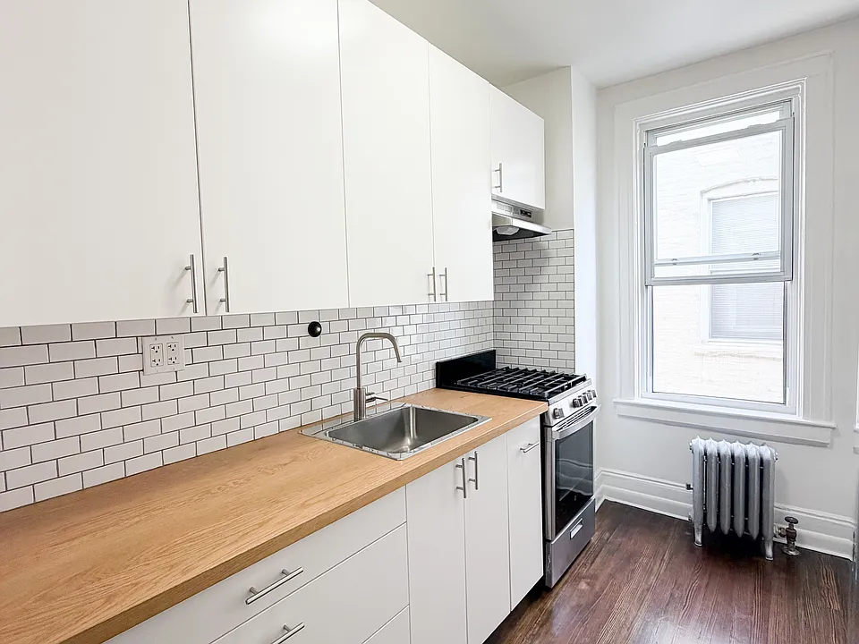 25-47 33rd St #3F