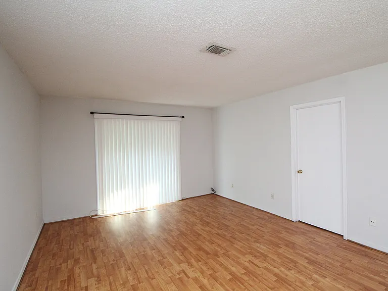 50 Fulton Ave #D16 — Photo 3