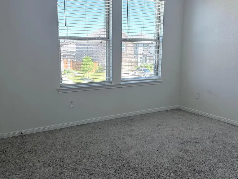 4841 Sun Falls Dr — Photo 31