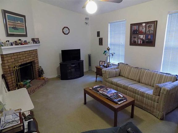 4th image of 472 Richview Park Cir W