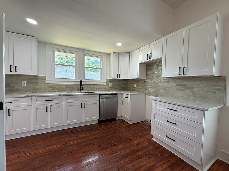 Gourmet kitchen...new appliances arriving..