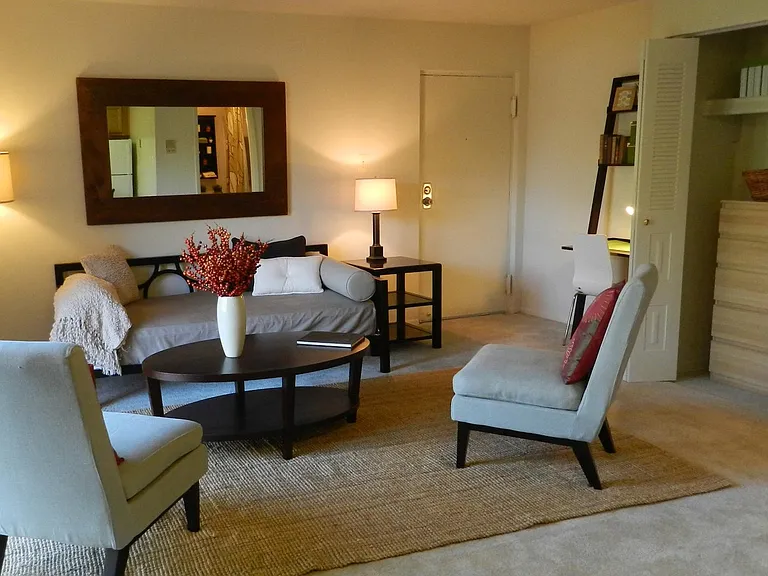 Hartland Apartments — Photo 10
