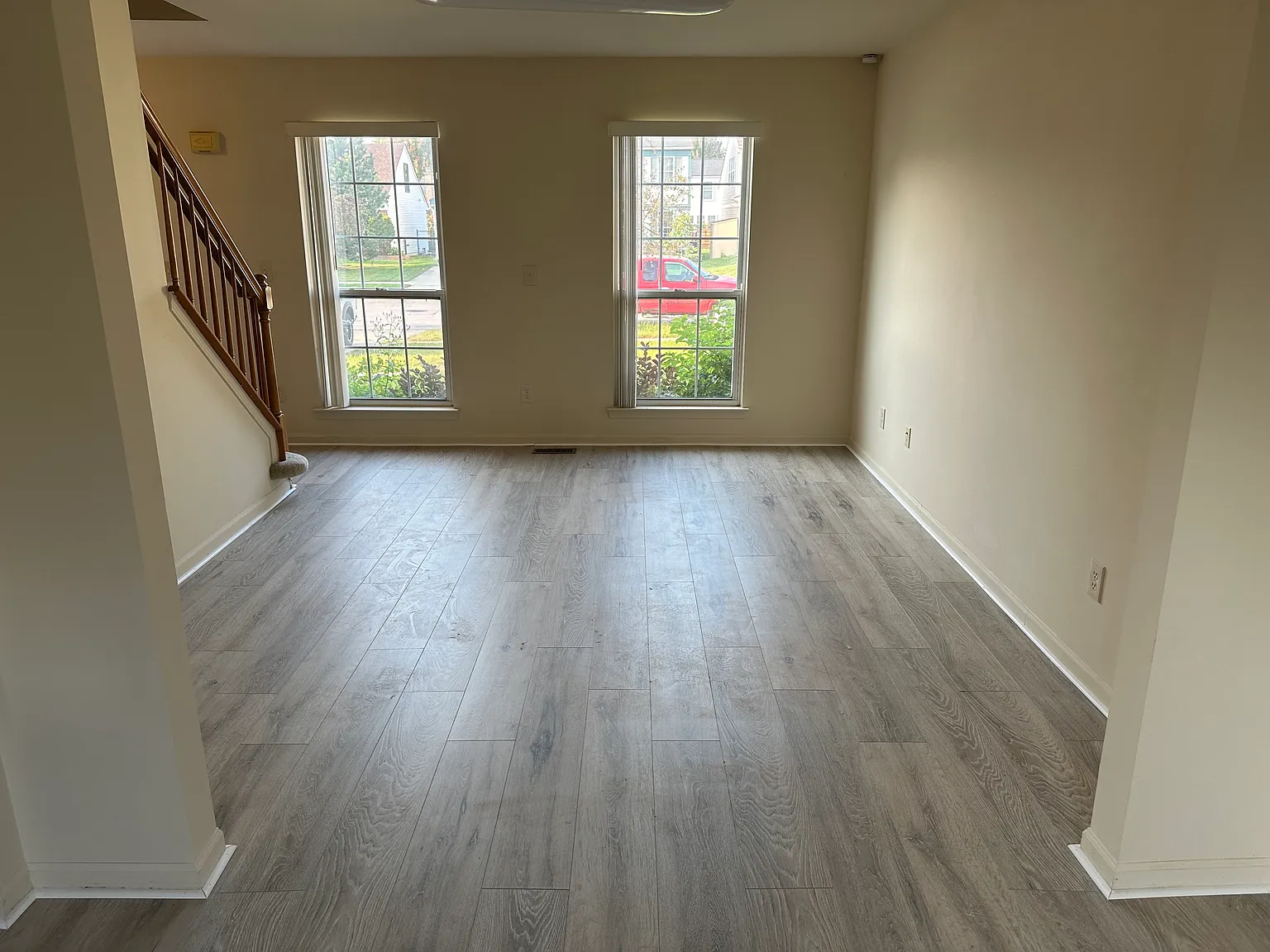 4 bed, 2.5 bath, 1923 sqft, $2,800 — Photo 3