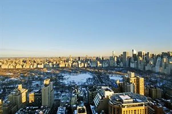 Rented by Douglas Elliman | media 24